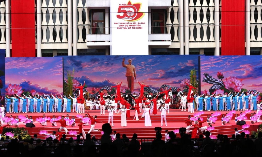 Lễ kỷ niệm 50 năm ngày TP Sài Gòn - Gia Định mang tên Chủ tịch Hồ Chí Minh