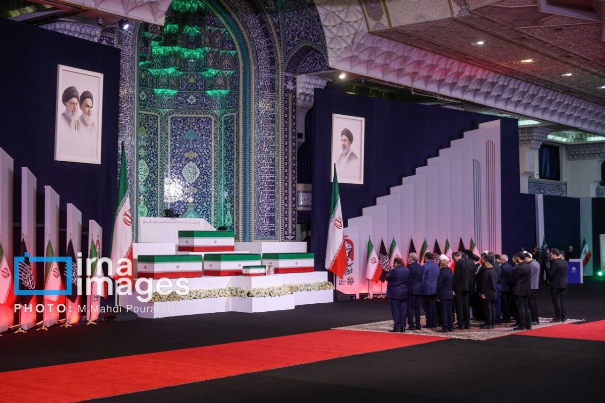 Các quan chức nước ngoài tới viếng cố Lãnh tụ Iran Ali Khamenei tại thủ đô Tehran. Ảnh: IRNA
