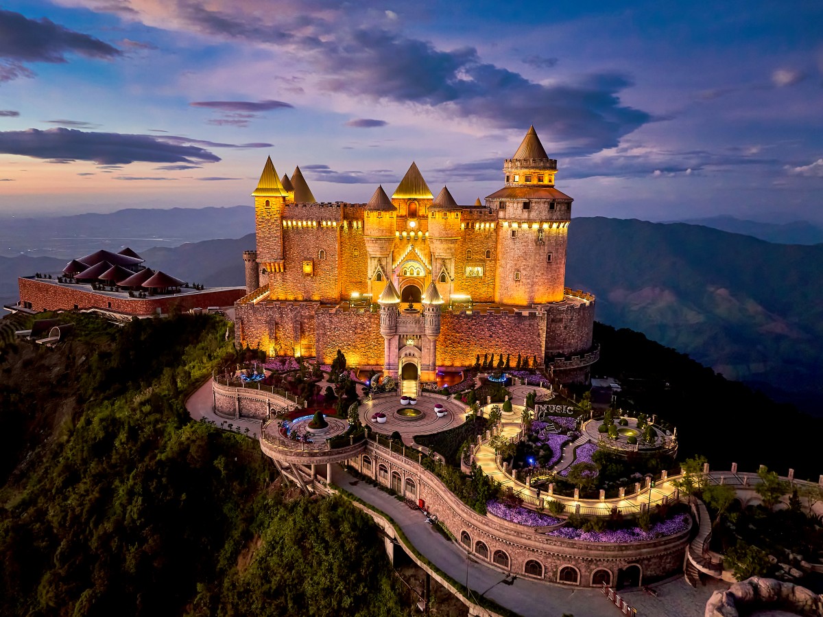 Tấm vé cáp treo Ba Na Hills 'quyền năng' như thế nào? Tấm vé cáp treo Ba Na Hills 'quyền năng' như thế nào?
