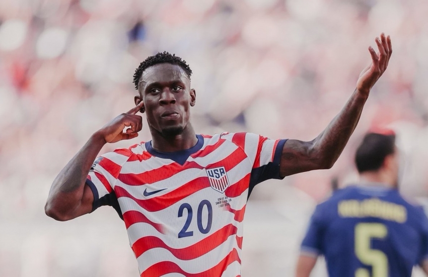Tiền đạo Mỹ được hoãn án treo giò sau cuộc gọi của ông Trump tới FIFA