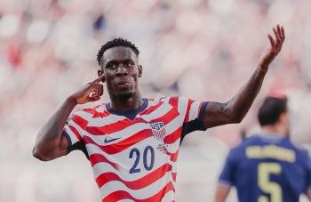 Tiền đạo Mỹ được hoãn án treo giò sau cuộc gọi của ông Trump tới FIFA
