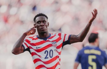Tiền đạo Mỹ được hoãn án treo giò sau cuộc gọi của ông Trump tới FIFA