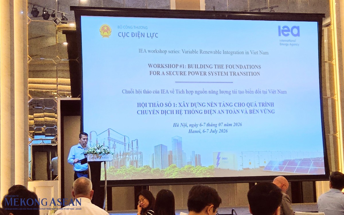 Ông Tăng Thế Hùng, Phó Cục trưởng Cục Điện lực, Bộ Công Thương phát biểu khai mạc hội thảo. Ảnh: Ngọc Linh