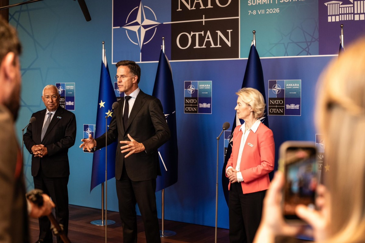 Từ trái sang phải: Chủ tịch Hội đồng châu Âu Antonio Costa, Tổng Thư ký NATO Mark Rutte và hủ tịch Ủy ban châu Âu Ursula von der Leyen. Ảnh: X/@SecGenNATO (tài khoản X của ông Rutte)