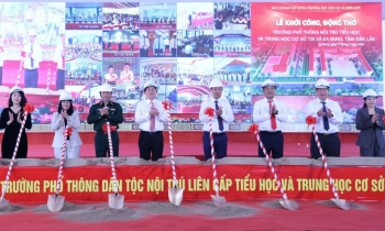 Trường nội trú liên cấp biên giới: 'Cột mốc mềm' về giáo dục vùng biên