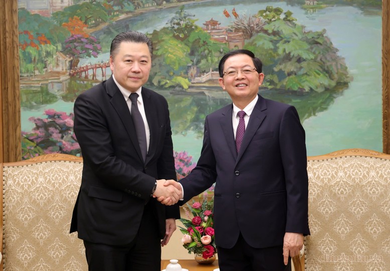 Phó Thủ tướng Hồ Quốc Dũng tiếp Chủ tịch C.P. Group