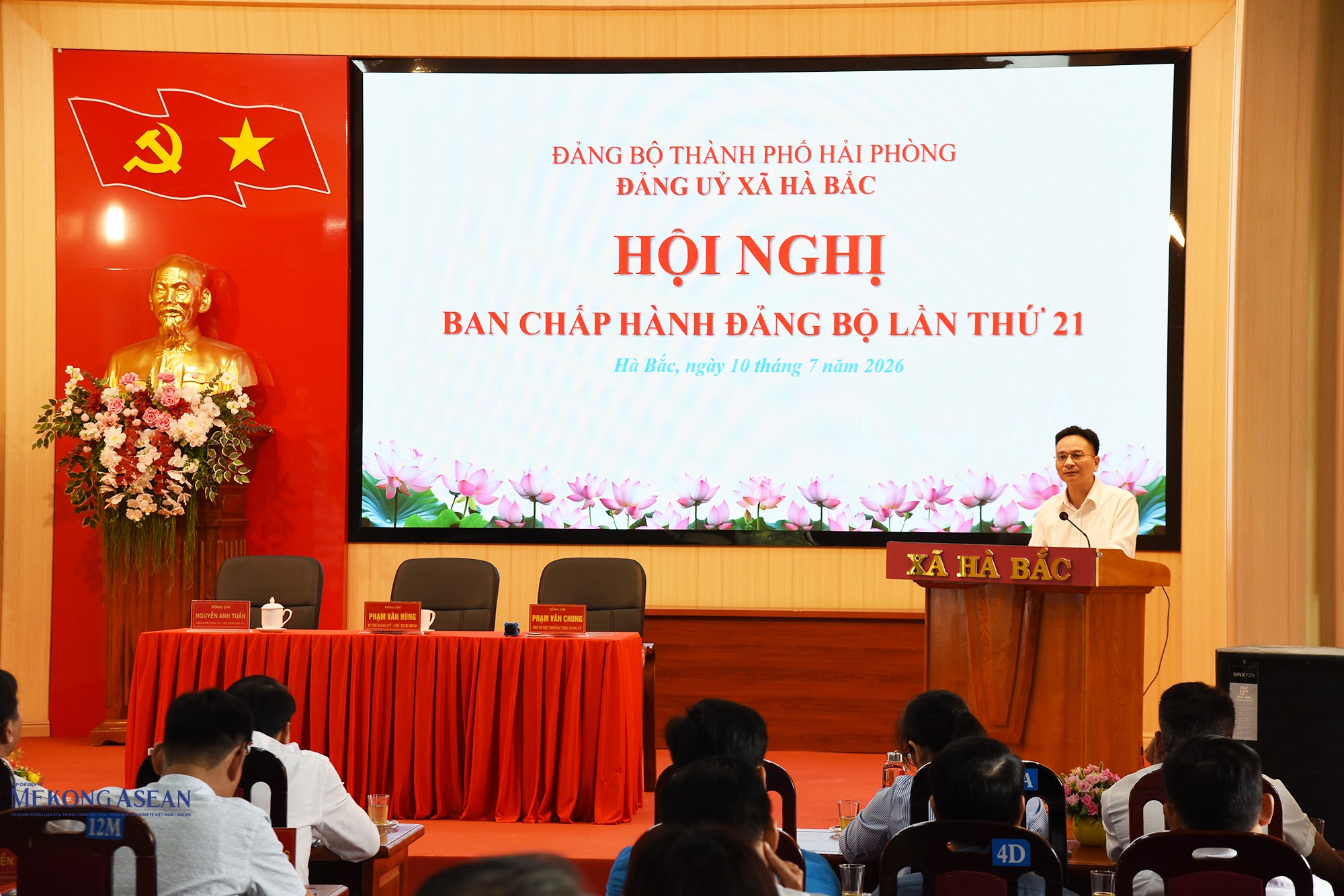 Ông Phạm Văn Hùng, Bí thư Đảng ủy, Chủ tịch HĐND xã Hà Bắc phát biểu tại hội nghị. Ảnh: Mekong ASEAN.