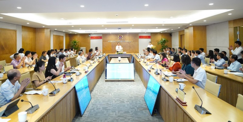 Bộ trưởng Vũ Hải Quân và các đại biểu tham dự hội thảo. Ảnh: Bộ Khoa học và Công nghệ.