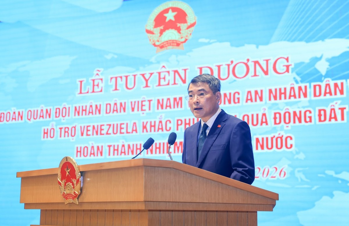 Thủ tướng Lê Minh Hưng: Giữa đổ nát, Việt Nam mang đến hy vọng; giữa mất mát, Việt Nam mang đến sự sẻ chia; giữa hiểm nguy, Việt Nam mang đến bản lĩnh; giữa nỗi đau, Việt Nam mang đến nghĩa tình - Ảnh: VGP