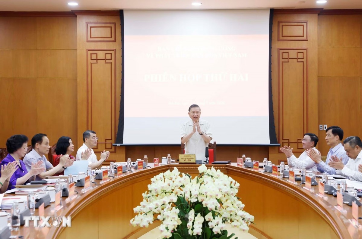 Tổng Bí thư, Chủ tịch nước Tô Lâm dự và phát biểu chỉ đạo Phiên họp.