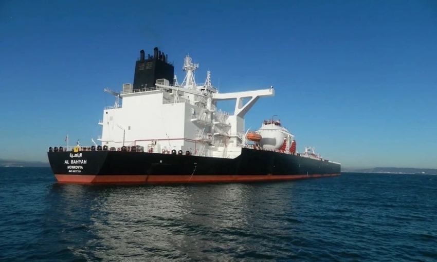 Hai tàu chở dầu UAE bị trúng tên lửa tại Eo biển Hormuz