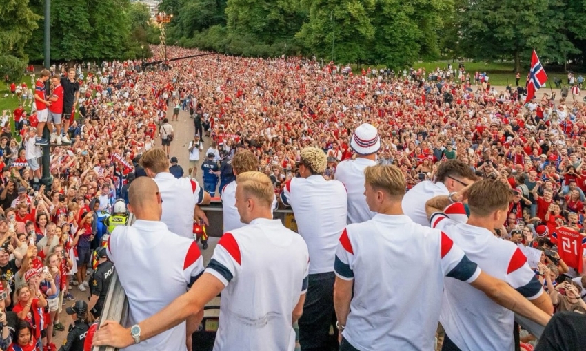 Tuyển Na Uy trở về trong biển người chào đón sau World Cup