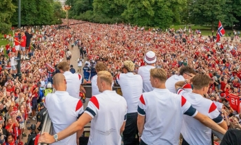 Tuyển Na Uy trở về trong biển người chào đón sau World Cup