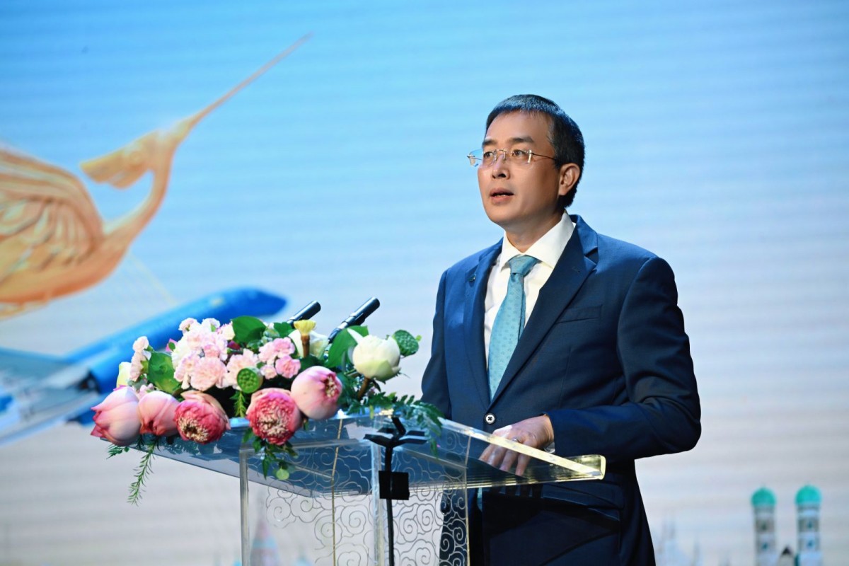 Ông Đặng Ngọc Hòa, Bí thư Đảng ủy, Chủ tịch HĐQT Tổng công ty Hàng không Việt Nam phát biểu tại buổi lễ. Ảnh: VNA