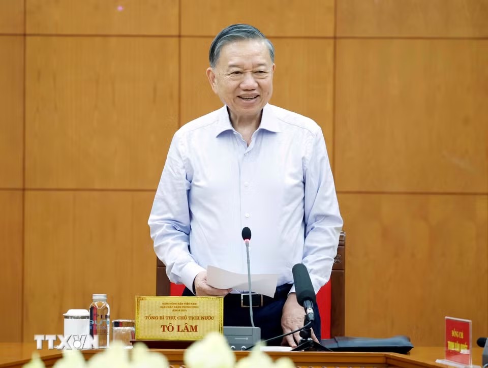 Tổng Bí thư, Chủ tịch nước Tô Lâm phát biểu tại buổi làm việc với đại diện Đảng ủy Chính phủ và các cơ quan liên quan về công tác phòng, chống bão, lũ, thiên tai cực đoan và biến đổi khí hậu từ nay đến hết năm 2026 - Ảnh: TTXVN