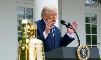 Ông Trump dọa không kích toàn bộ nhà máy điện và cầu của Iran