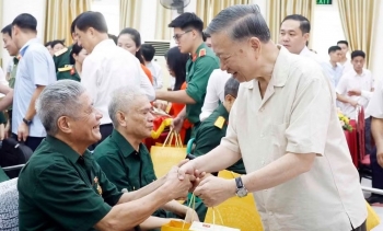 Tổng Bí thư, Chủ tịch nước thăm Trung tâm Điều dưỡng thương binh Thuận Thành