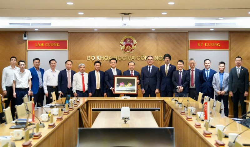 Bộ KH&CN làm việc với các cơ quan về đề xuất thành lập Trung tâm Nghiên cứu Sản xuất Tiên tiến Việt Nam 