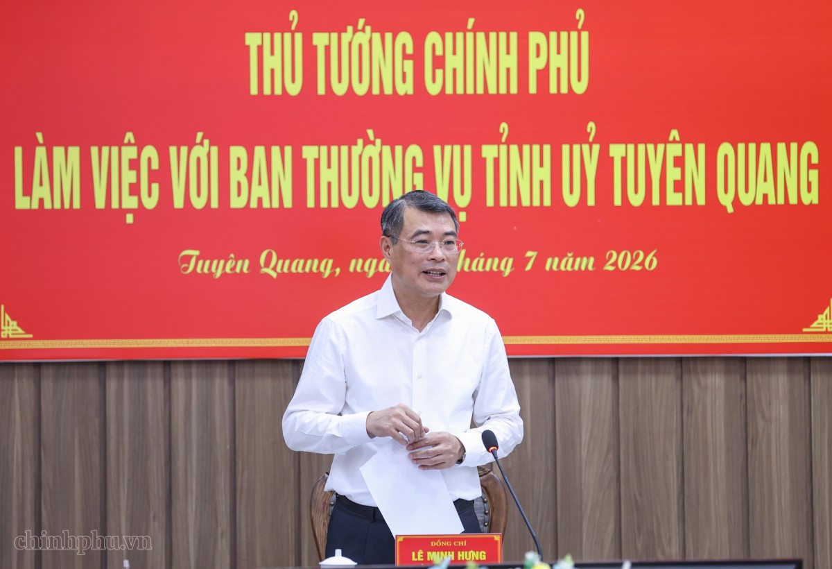 Thủ tướng Lê Minh Hưng ghi nhận, đánh giá cao và biểu dương sự nỗ lực và những kết quả ban đầu mà Đảng bộ, chính quyền, nhân dân các dân tộc tỉnh Tuyên Quang đạt được trong thời gian qua - Ảnh: VGP