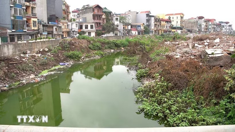 hai ven bờ sông Nhuệ. 
