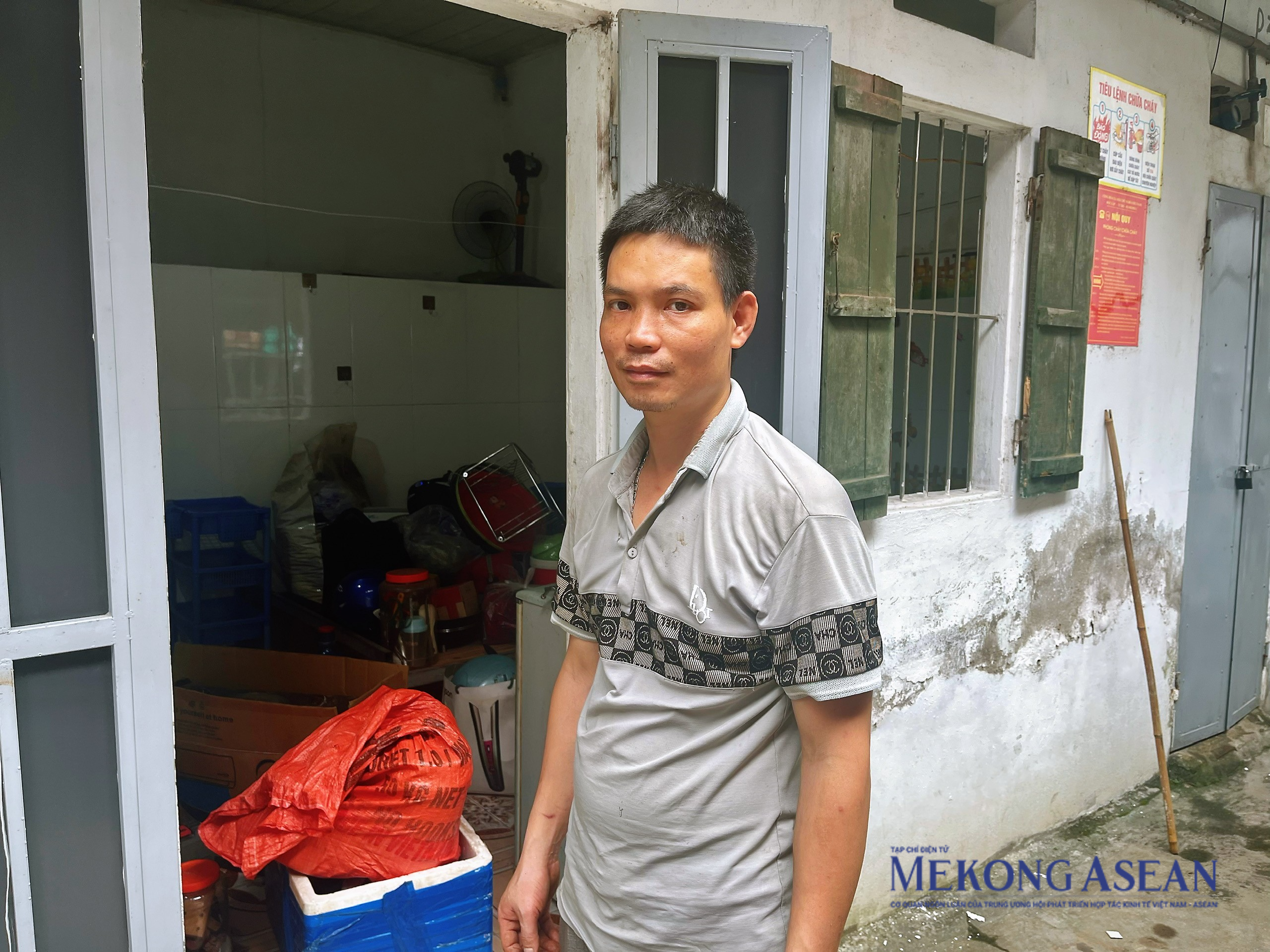 'Giá nhà cao quá, có làm thêm nhiều năm nữa cũng khó mua được'
