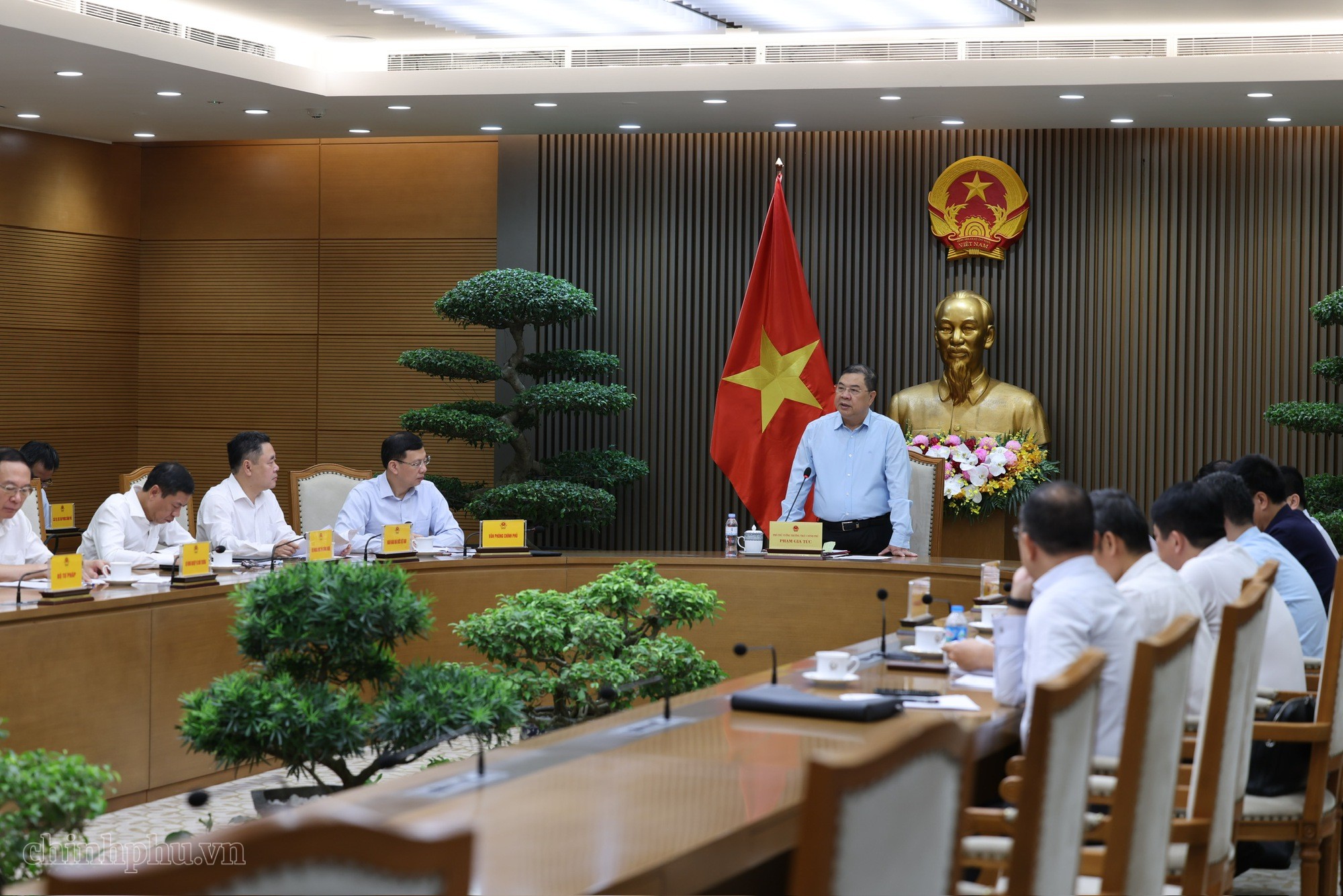 Phó Thủ tướng Thường trực Phạm Gia Túc chủ trì cuộc làm việc với Bộ Tài chính cùng các bộ, ngành, doanh nghiệp - Ảnh: VGP/Phương Nguyên