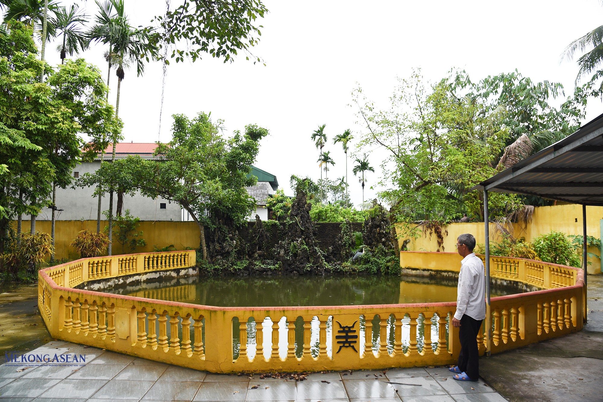 Giếng Ngọc bên cạnh đền thờ Ngọc Hoa. Ảnh: Lâm Hòa/Mekong ASEAN.