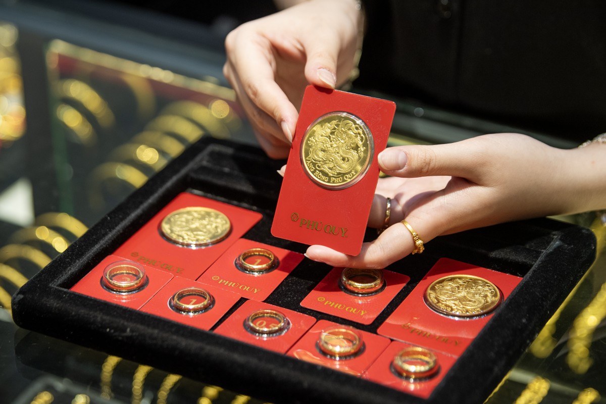 Giá vàng giảm trở lại trong phiên sáng 19/8