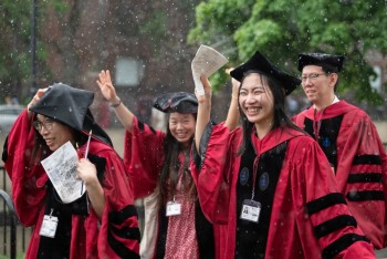 Mỹ siết quy định thị thực với du học sinh và phóng viên
