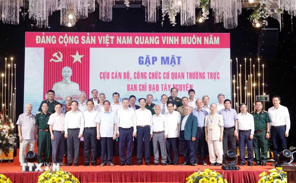 Tổng Bí thư, Chủ tịch nước Tô Lâm và các đại biểu. 
