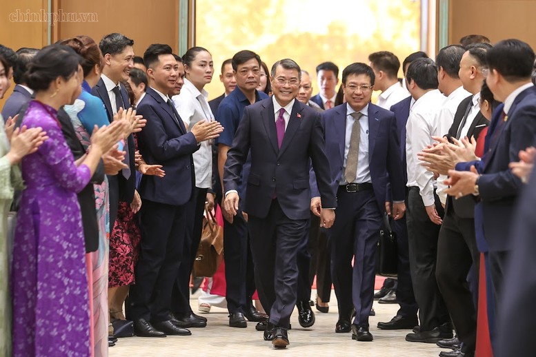 Hội nghị Thường trực Chính phủ với cộng đồng doanh nghiệp