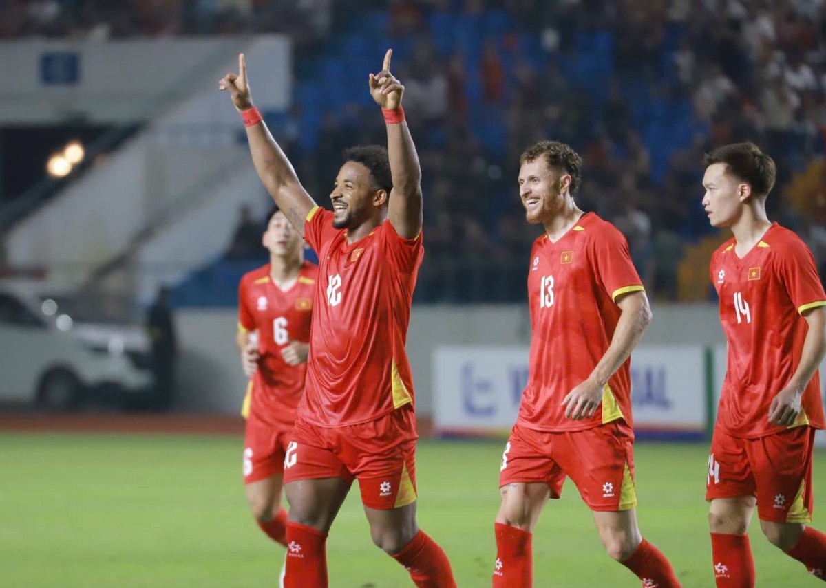 Nguyễn Xuân Son (số 12) là người ghi bàn mở tỷ số cho Việt Nam. Ảnh: Facebook/@Thép Xanh Nam Định FC (tài khoản Facebook của câu lạc bộ Thép Xanh Nam Định)