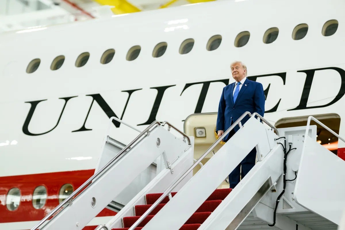 Ông Trump: Chuyên cơ Air Force One mới sẽ được nâng cấp tối đa Ông Trump: Chuyên cơ Air Force One mới sẽ được nâng cấp tối đa