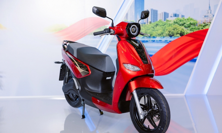 VinFast ra mắt bộ đôi xe máy điện thế hệ mới Kinet và Kyo