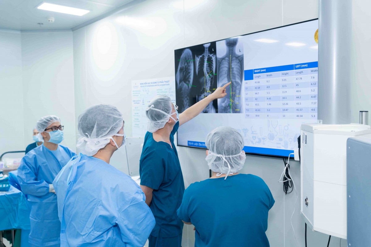 Bác sĩ nói về tương lai của ngoại khoa trong kỷ nguyên robot
