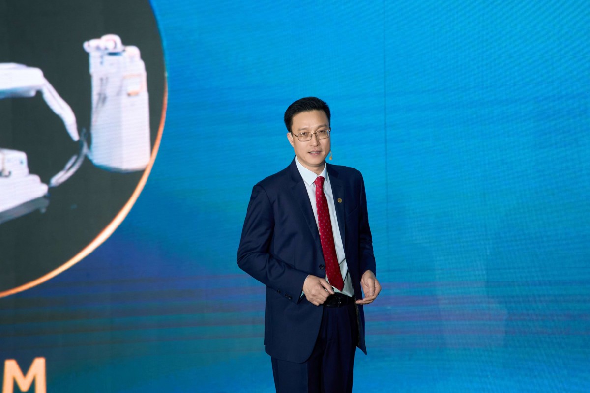 Bác sĩ nói về tương lai của ngoại khoa trong kỷ nguyên robot