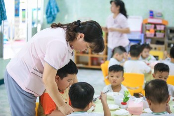 Bộ Nội vụ đề xuất tăng lương tối thiểu vùng từ ngày 1/1/2027
