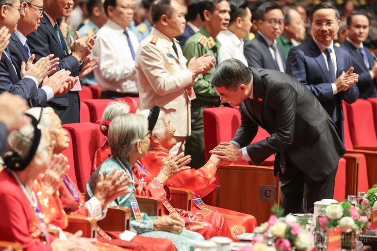 Thủ tướng phát động Phong trào đẩy mạnh chăm lo người có công với cách mạng