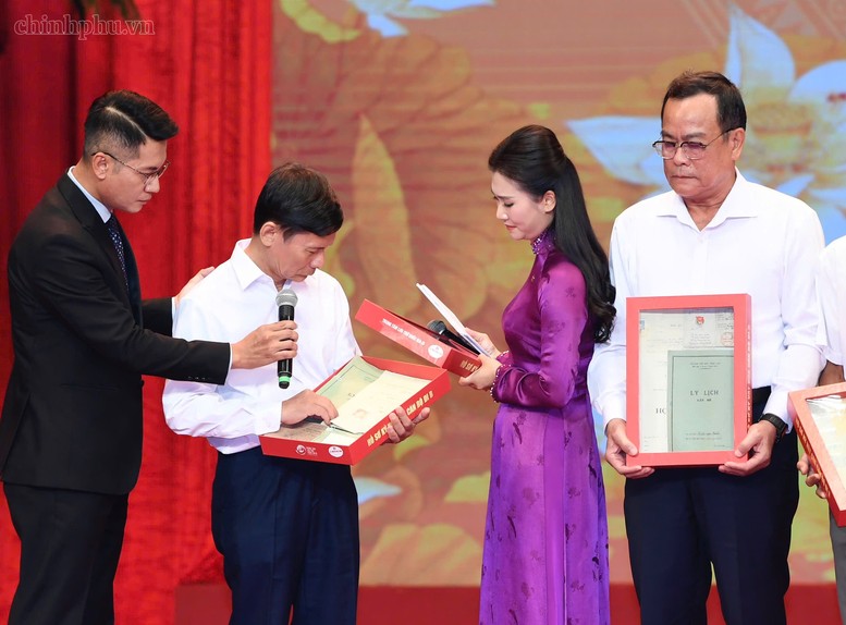Thủ tướng phát động Phong trào đẩy mạnh chăm lo người có công với cách mạng
