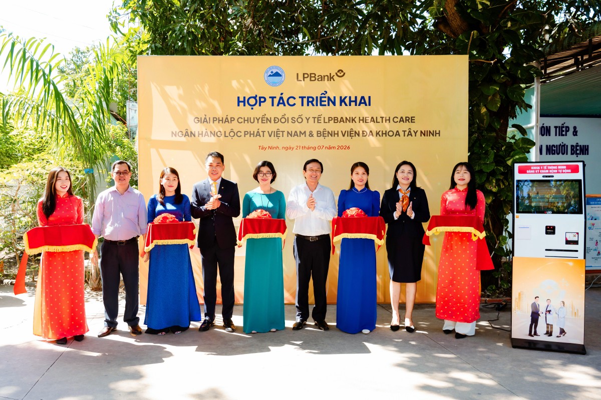 LPBank mở rộng hệ sinh thái tài chính số LPBank Healthcare