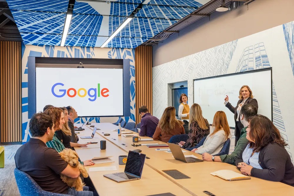 EC phạt Google tổng cộng 890 triệu euro. Ảnh minh họa: Google EC phạt Google tổng cộng 890 triệu euro. Ảnh minh họa: Google