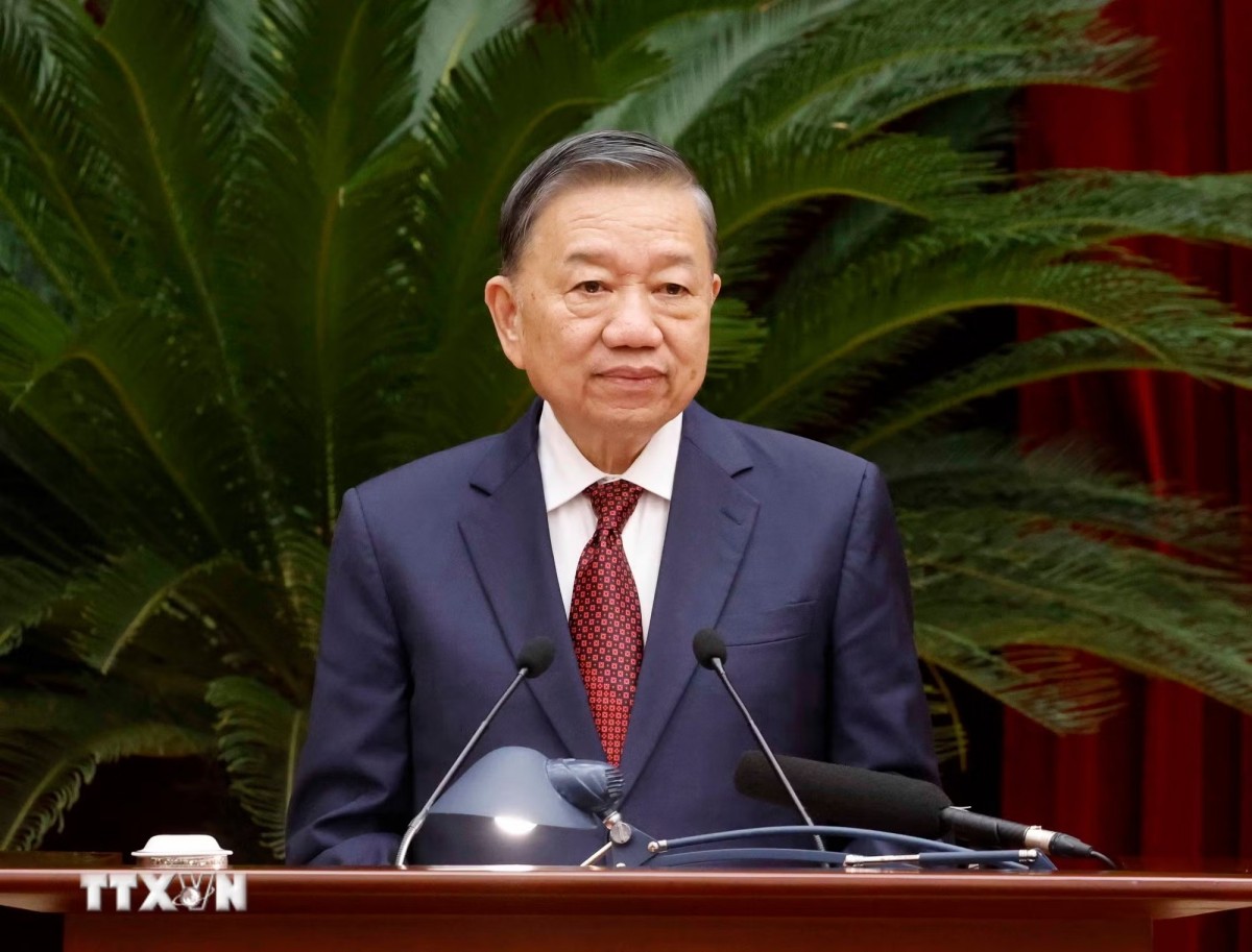 Tổng Bí thư, Chủ tịch nước Tô Lâm cho biết Trung ương thống nhất Nhà nước điều tiết, kiểm soát, quyết định giá đất và bảo đảm sinh kế của người có đất thu hồi.