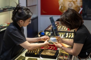 Giá vàng đảo chiều tăng trở lại