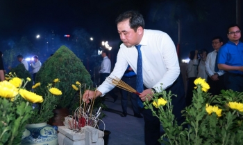Trang trọng lễ thắp nến tri ân, tưởng niệm các Anh hùng liệt sĩ tại Hà Nội