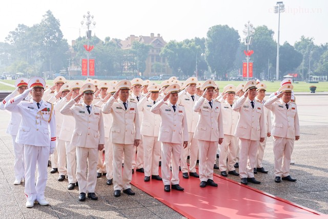 Lãnh đạo Đảng, Nhà nước tưởng niệm các Anh hùng liệt sĩ và viếng Chủ tịch Hồ Chí Minh