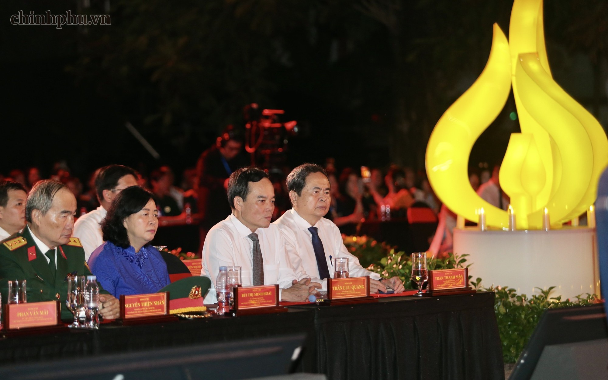 ‘Sao sáng dẫn đường’: Tôn vinh, tri ân sự hy sinh của các Anh hùng liệt sĩ