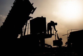 Iran phóng loạt tên lửa đạn đạo, Mỹ tuyên bố đánh chặn toàn bộ