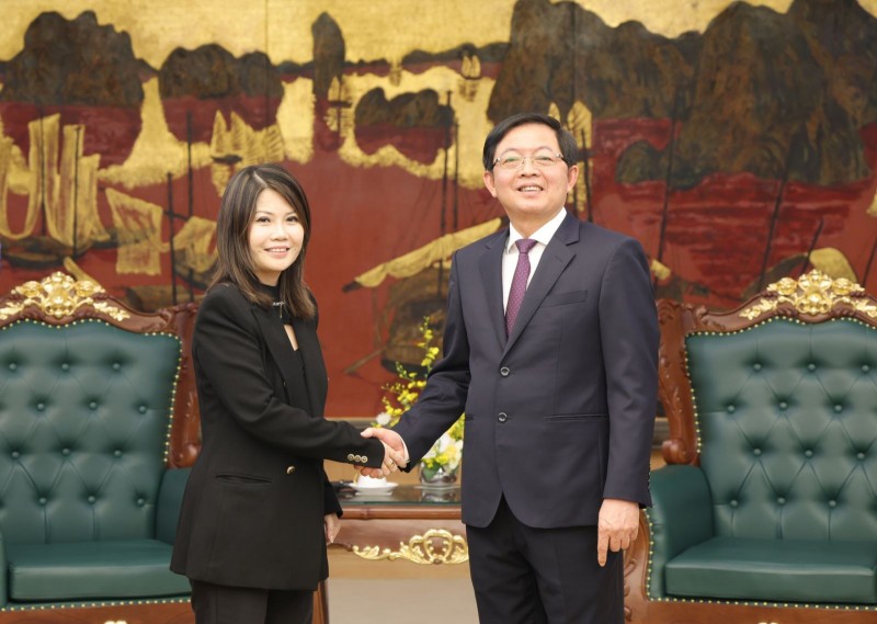 Phó Thủ tướng Hồ Quốc Dũng tiếp bà Linda Tan, Chủ tịch Hiệp hội bán dẫn Đông Nam Á cùng các thành viên của Hiệp hội 