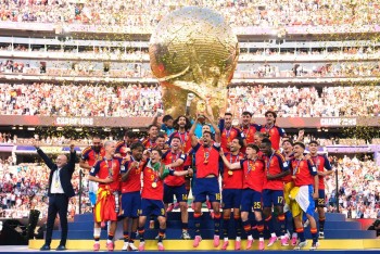 Gần 100 liên đoàn bóng đá phản đối FIFA bán cổ phần World Cup