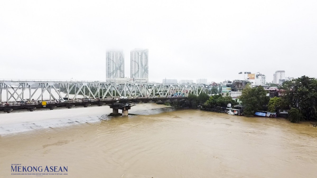 Sông Hồng đoạn qua cầu Chương Dương, TP Hà Nội. Ảnh: Mekong ASEAN.